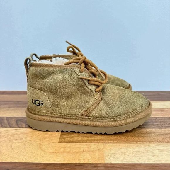 UGG Neumal Chukka Tan brown lace up tie Suede unisex Boots Sz 1 - Picture 1 of 9